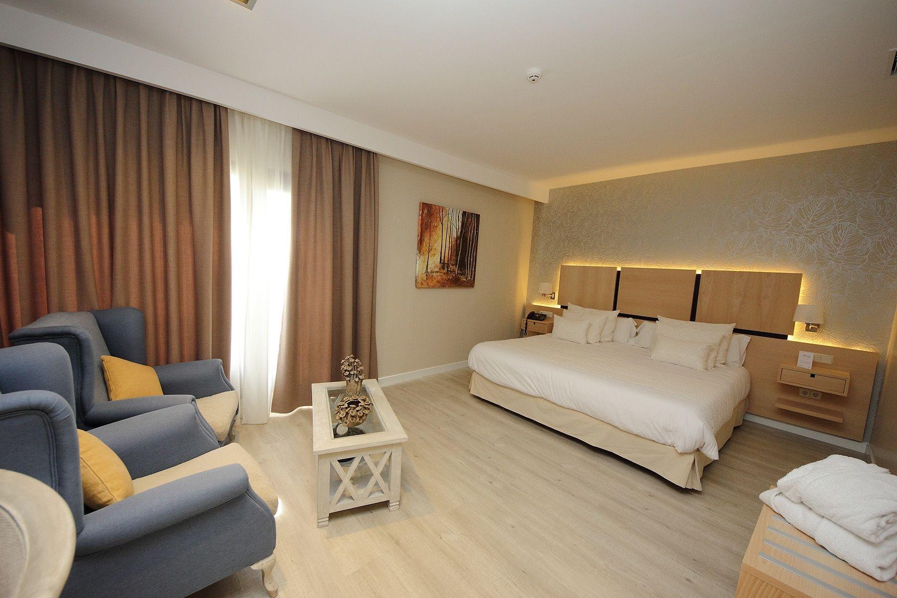 Hotel Chateau Vinasoro Alcazar de San Juan Esterno foto